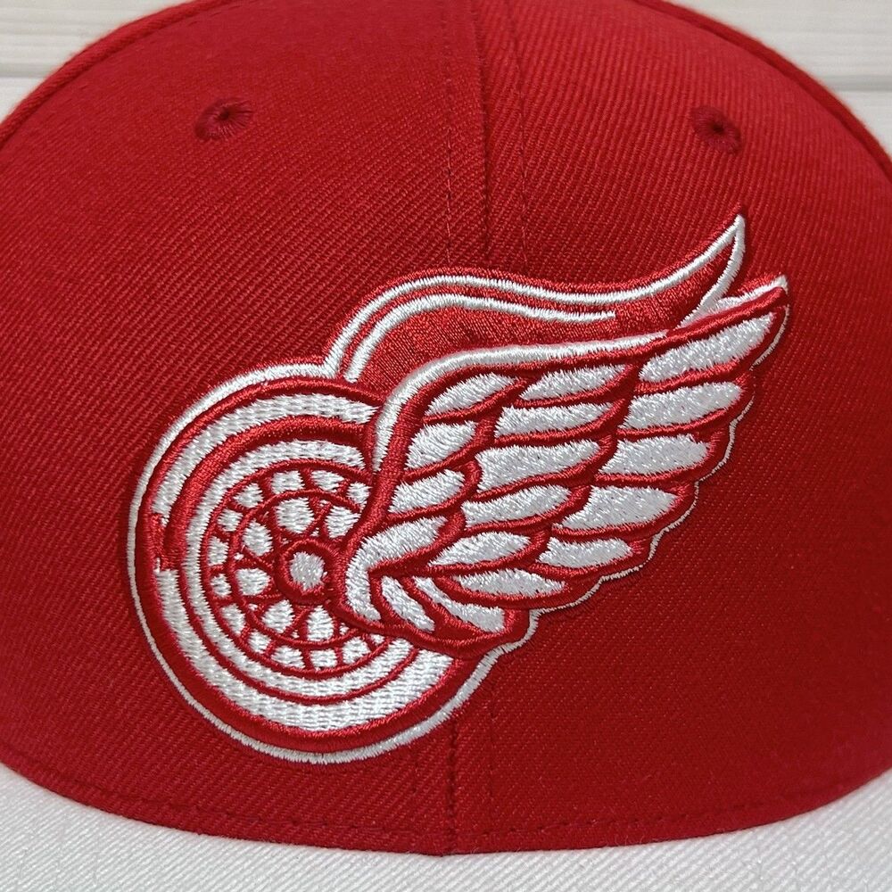Mitchell & Ness Detroit Red Wings NHL Hat Flat Bill Snapback Cap Red White Logo - Picture 2 of 12